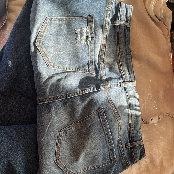 Jean - Picture 9 of 14